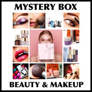 MAKEUP MYSTERY BOX LUXE MAKEUP BEAUTY SKINCARE CLINIQUE LACOME ESTEE LAUDER A3C
